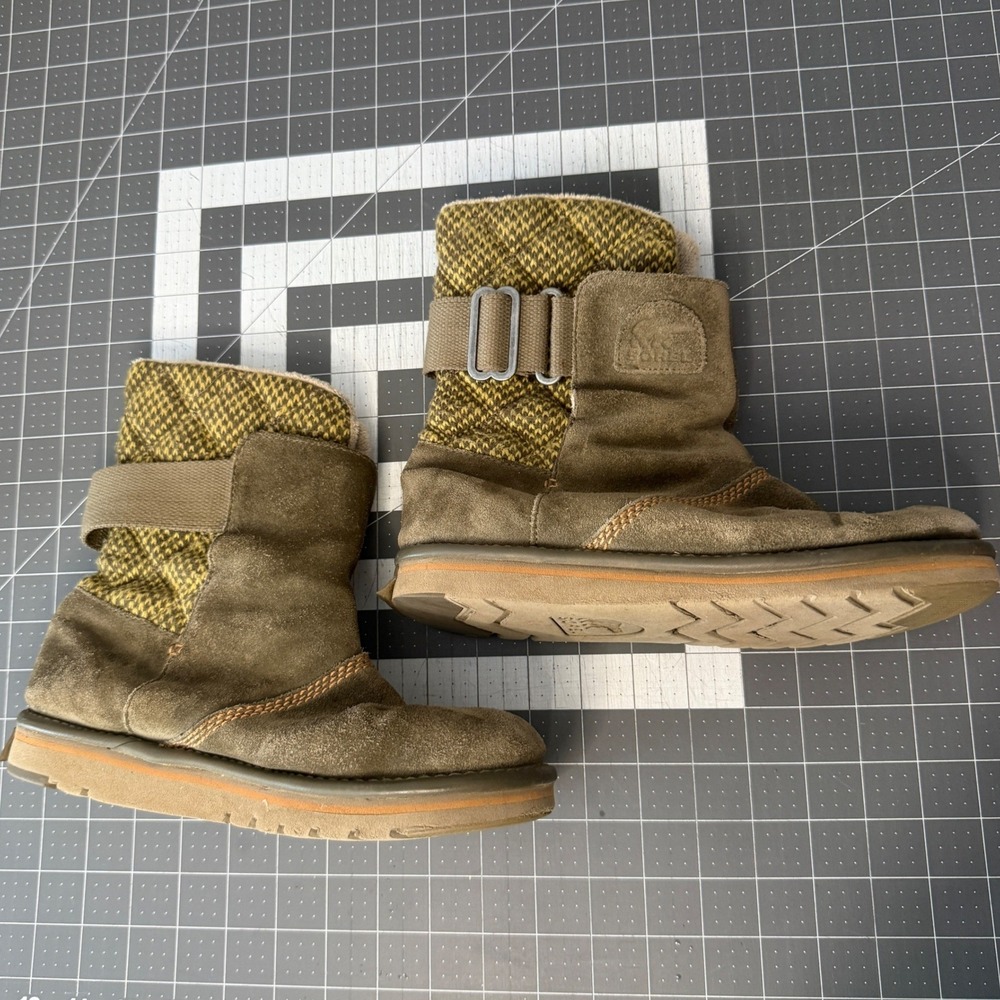 Sorel Campus Newbie Short Suede Knit Boots Green Womens 7 Earthy Cabin Cozy